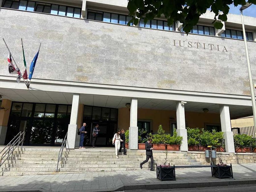 Abuzimi i Profesorit me shtatë studente në Poliklinikë, ja