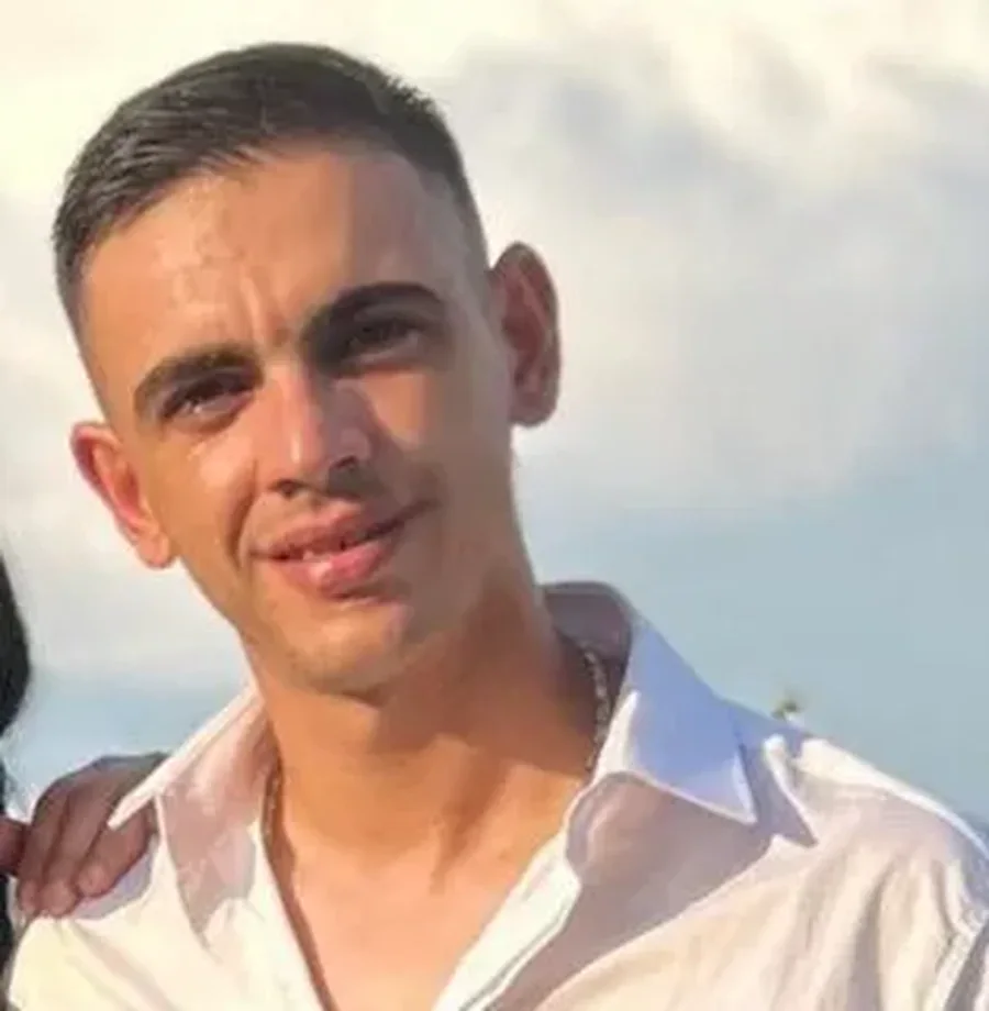 Flet bashkëshortja e të riut shqiptar që u vra nga biznesmeni