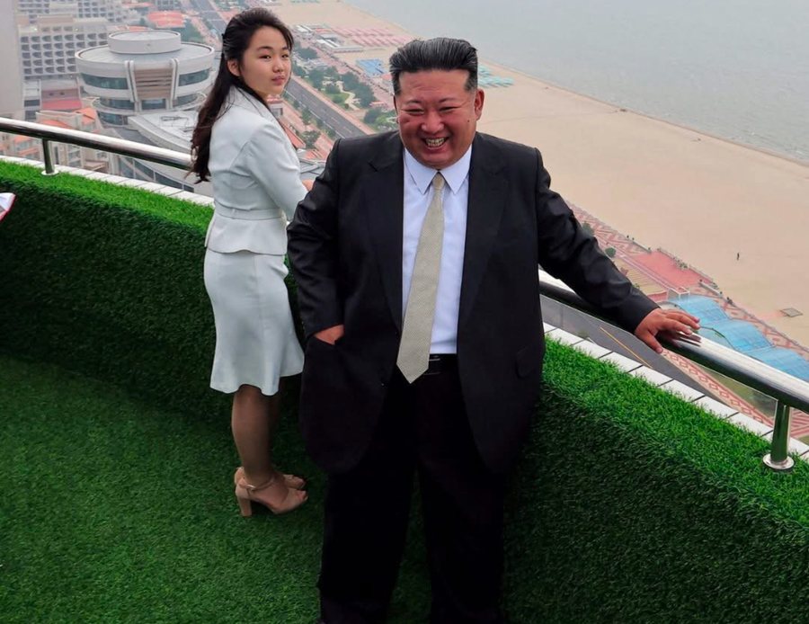 FOTO/ Kush është vajza e Kim Jong Un, ‘pika e dobët’