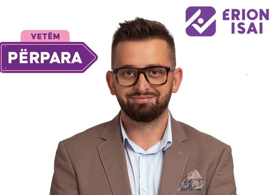 A i ka bërë buzët me botox? Kryebashkiaku i Ersekës, Erion