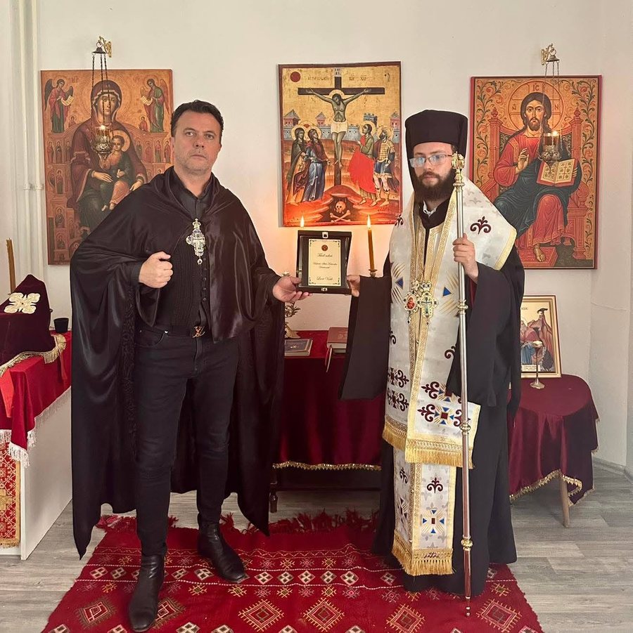 Me bekimin e Nikolla Xhufkës, aktori Laert Vasili dekorohet me titullin