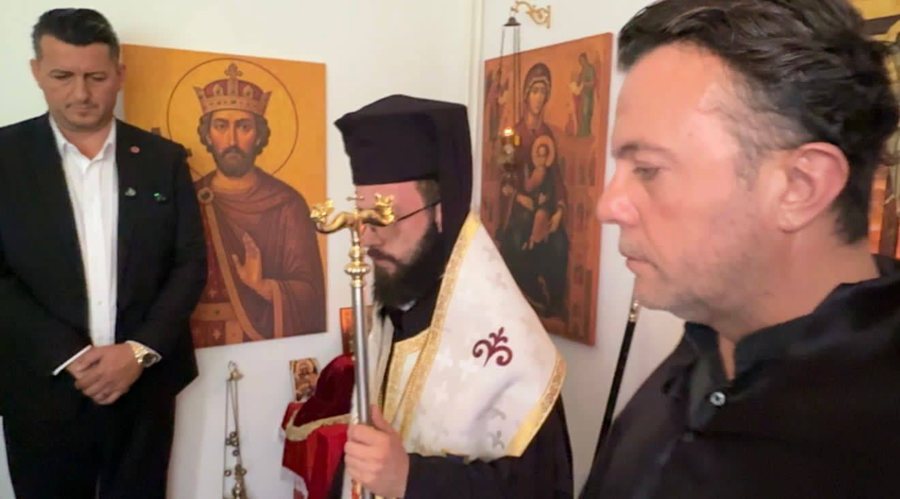 Me bekimin e Nikolla Xhufkës, aktori Laert Vasili dekorohet me titullin