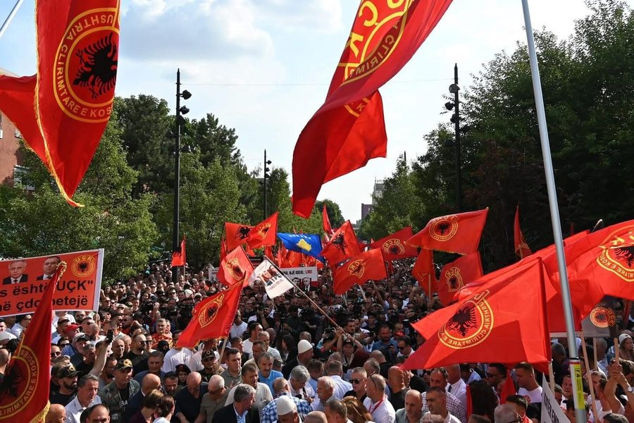 Mijëra në shesh, PROTESTË në Prishtinë: Drejtësi