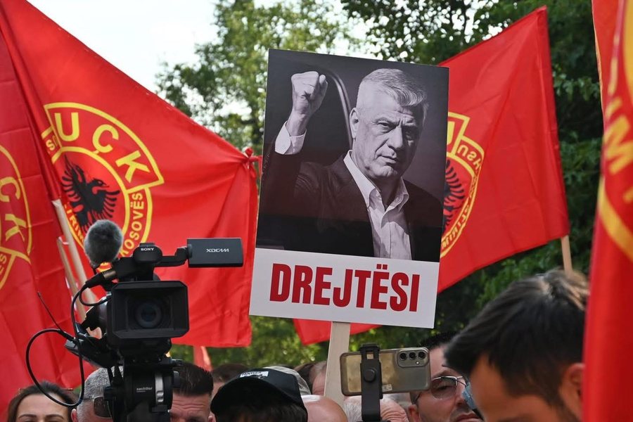 Mijëra në shesh, PROTESTË në Prishtinë: Drejtësi