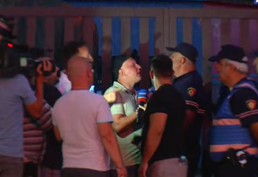 Përleshje mes policisë dhe gazetarëve në ambjentet e NEWS24