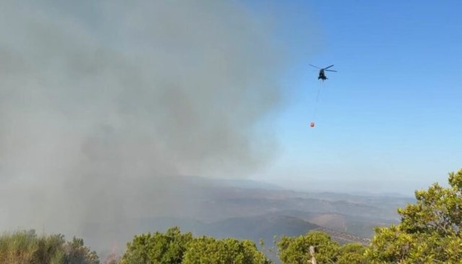 Vendin e pushtojnë flakët : 30 vatra aktive, 5 helikopterë