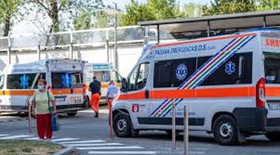 E RËNDË/  Katër fëmijë përplasin për vdekje