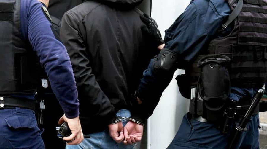 Ndezën zjarr në Lushnjë dhe në luginën e lumit Vjosa,