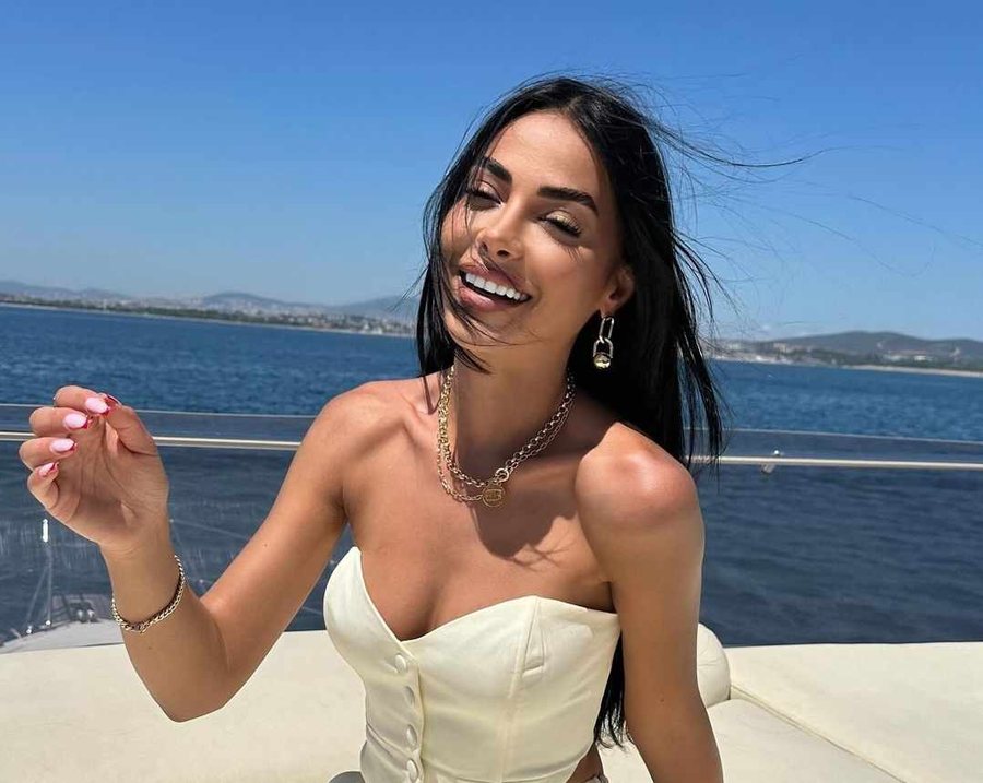 Ish-banorja e BBV pozon me bikini nga jahti luksoz, ndan FOTOT "HOT"