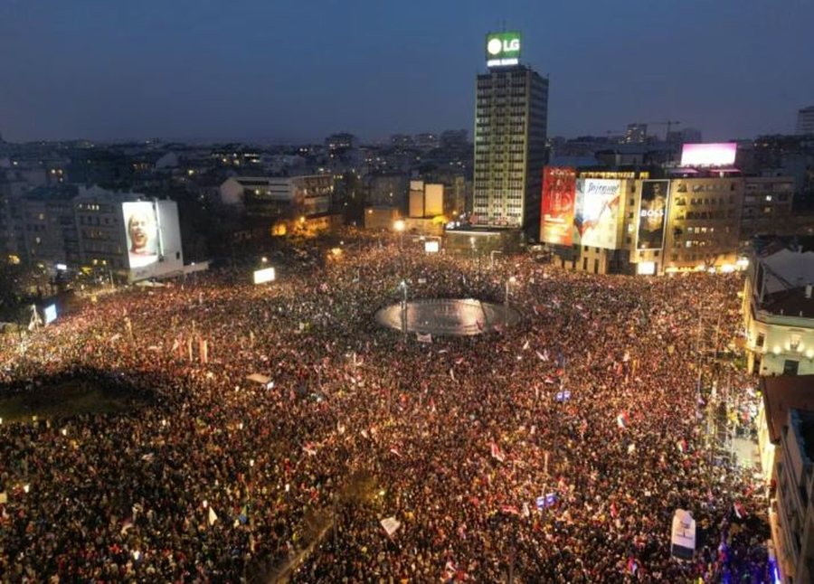 Përfundon tubimi në Beograd, mbi 100 mijë protestues!