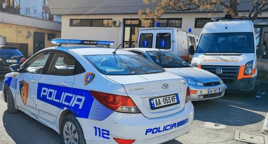 Plagosja me thikë e nxënësit në shkollë, policia