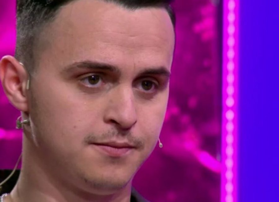 Akil Varfi rrëfen me lot në sy periudhën më të