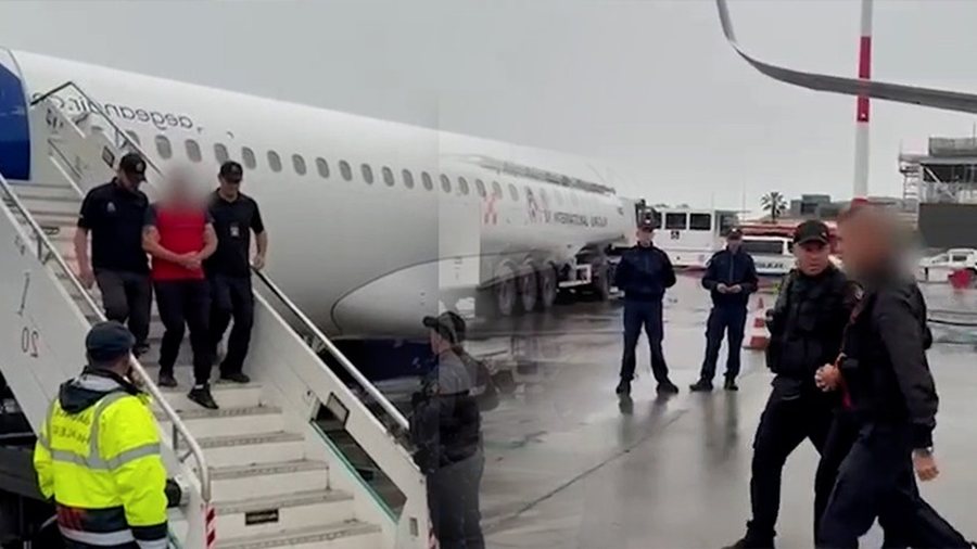Dy shtetas shqiptarë kapen jashtë vendit dhe ekstradohen në