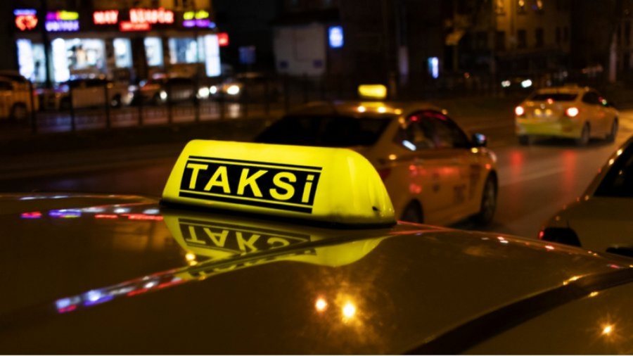 Grabitet një taksist në Fushë Mamurras, pasagjeri e drejton
