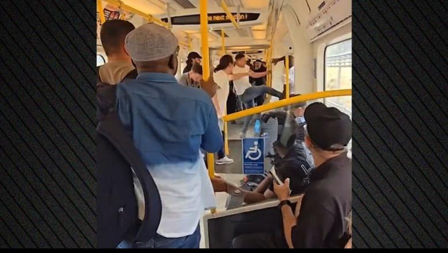 Revoltë pasagjerësh në tren për shkak të burrit