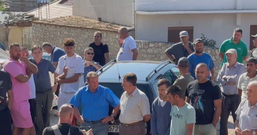 Protesta e veçantë në Maliq, banorët denoncojnë