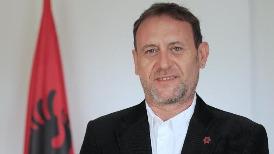 Qeveria shkarkon Eol Çashkun nga drejtimi i Qendrës Kombëtare