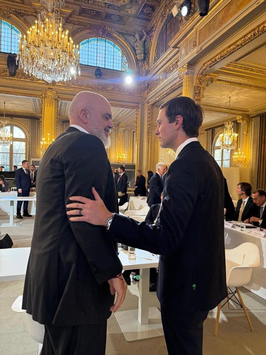 FOTOLAJM/ Rama takon dhëndrin e Donald Trump në Paris