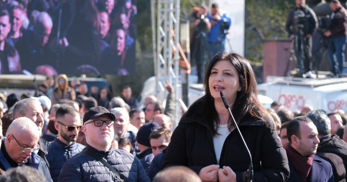 Ish kryetarja e Kuvendit bën thirrje për protestë  Tre kauzat që do të shpalosen para zyrës së Edi Ramës  FOTO 