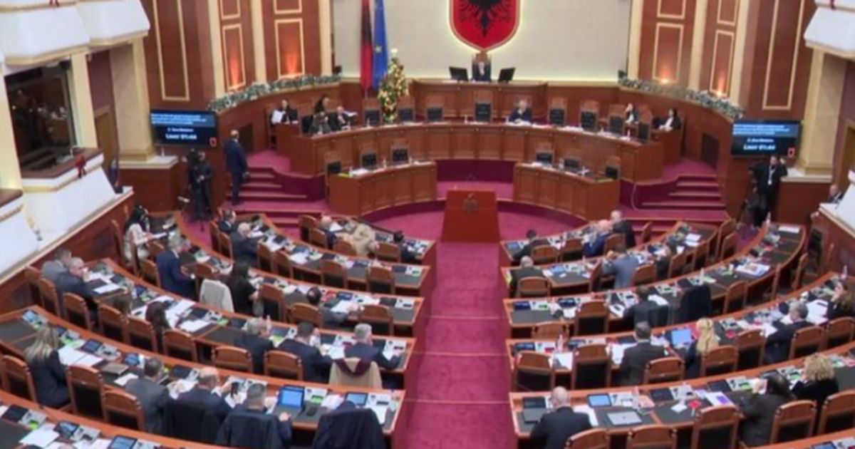 Shoqata e Bankave e kundërshtoi  socialistët kalojnë projektligjin  Jo transaksione me vlerë më të lartë se 100 mijë lekë në cash