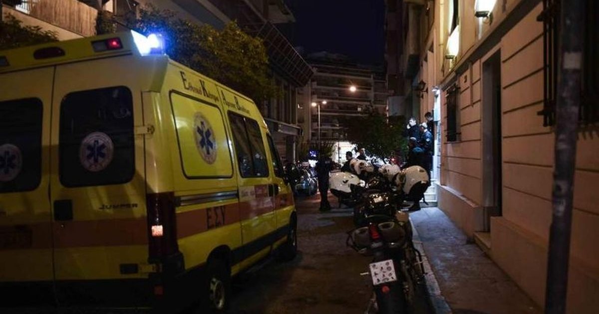 Aksident tragjik në Athinë  Makina ku po udhëtonte adoleshenti shqiptar bashkë me dy shokët e tij u përplas me pemën  humb jetën 15 vjeçari