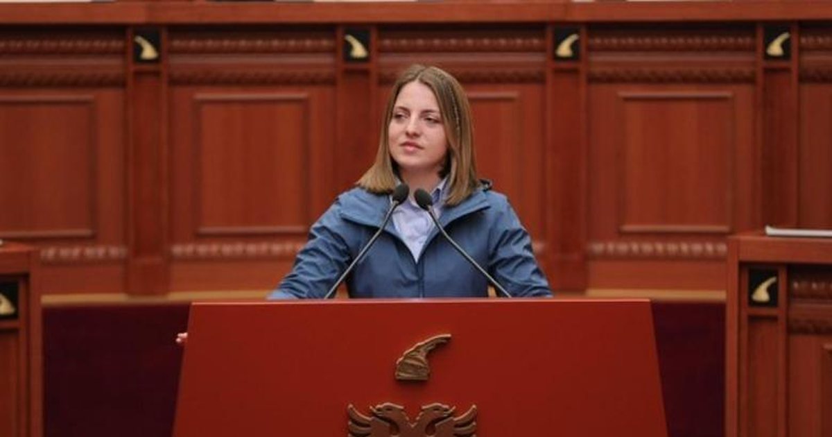 Deputetja braktis PS në  Nga sot jam e pavarur  Kam vlerat dhe idealet e mia që i kam shprehur para se t i bashkohesha partisë