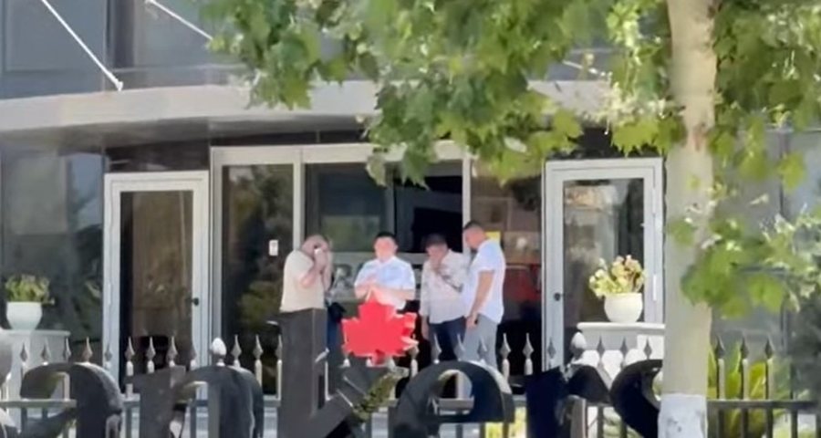 Policia “zbarkon” te zyrat qendrore të “Bankers