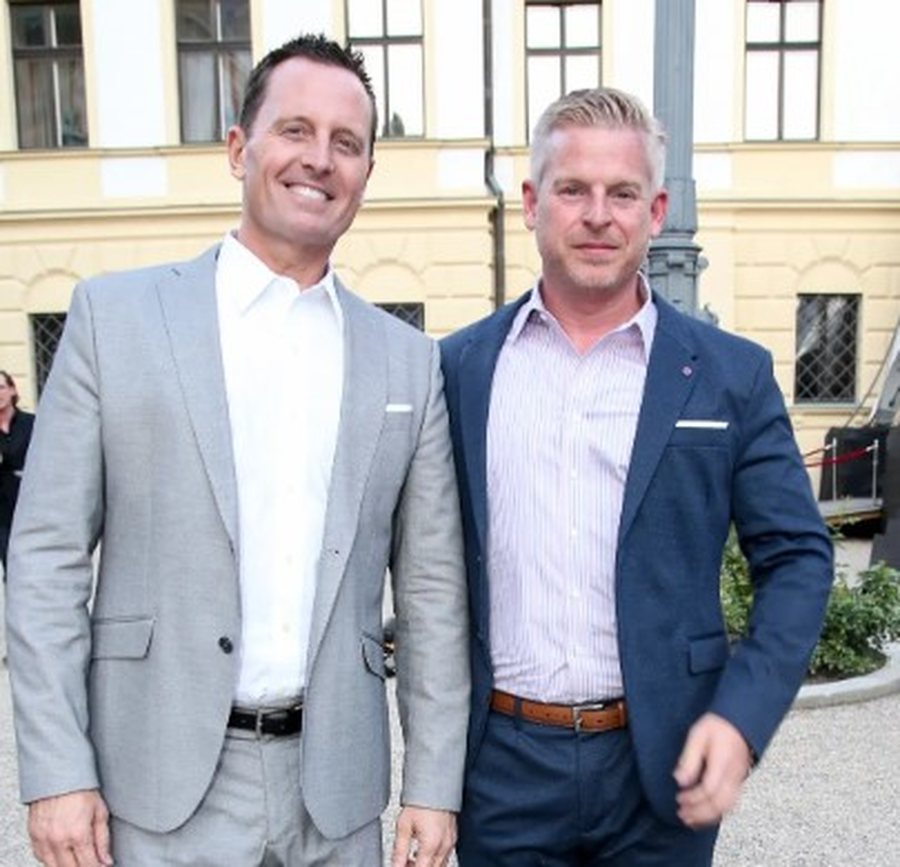 Richard Grenell merr në Shqipëri edhe partnerin, burri që ia ka