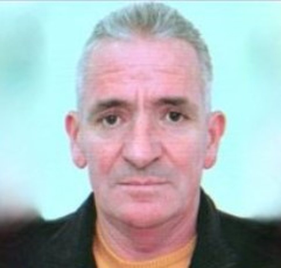 Vrau kushëririn e tij pas sherrit për “portofolin”,