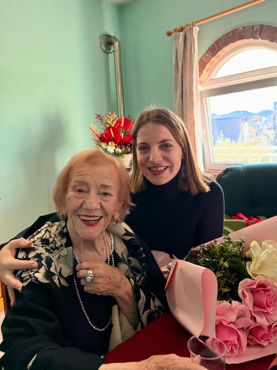 Ikona e kinematografisë shqiptare Tinka Kurti feston sot ditëlindjen,