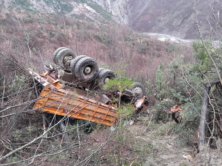 Aksidenti tragjik i Gramshit, shoferi i ambulancës në sprovën e