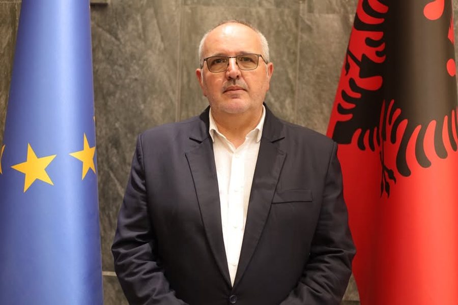 Do t&euml; pasoj&euml; deputetin e PS-s&euml; dhe i arsimuar n&euml; Itali,
