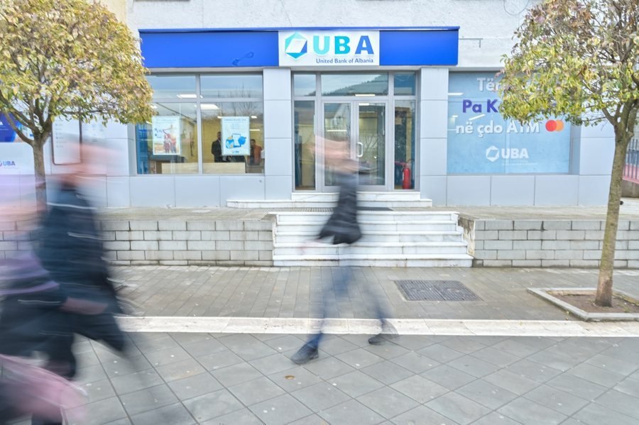 Skandali i UBA Bank, gazetarja jep detaje trondit&euml;se: U vodh&euml;n