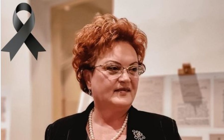 E TRISHT&Euml;! Mbyll syt&euml; p&euml;rgjithmon&euml; Brikena Baxhaku,