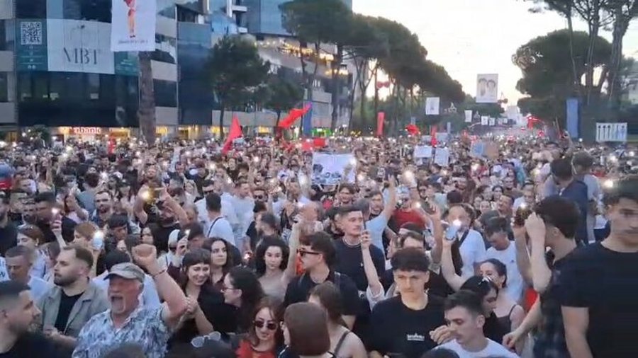 Projekti i Zv&euml;rnecit, nis protesta e gjasht&euml; n&euml; Tiran&euml;!