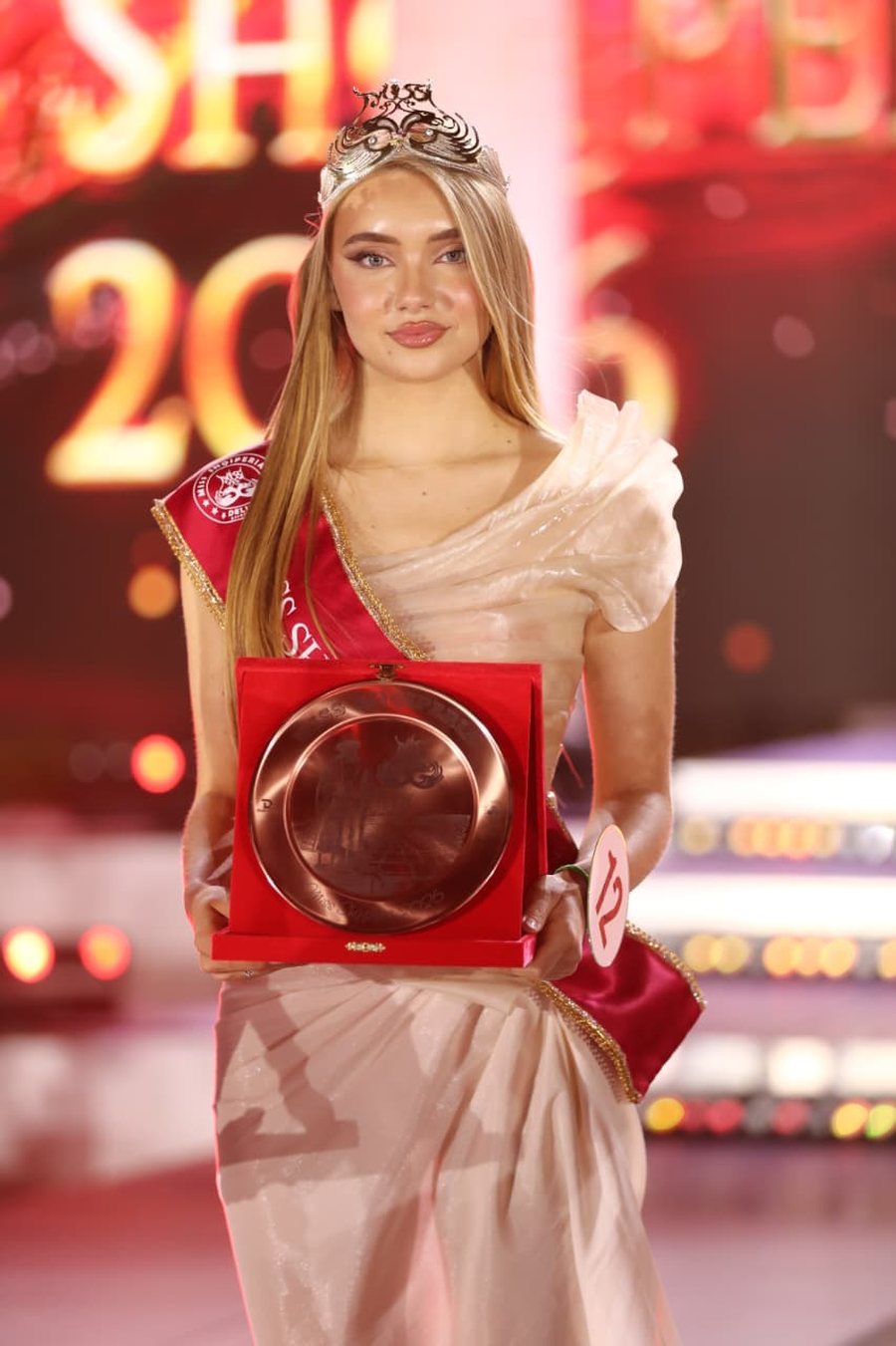 Nj&euml; nat&euml; magjike n&euml; Pogradec kuror&euml;zon Miss Shqip&euml;ria