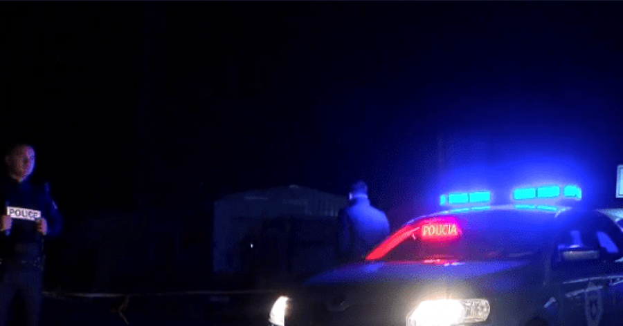 P&euml;rgjaket Gjakova! Adoleshent&euml;t p&euml;rleshen me thika, mes tyre