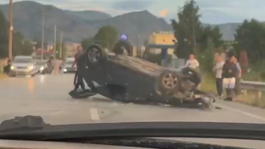 Aksident n&euml; aksin Kor&ccedil;&euml;-Maliq, p&euml;rmbyset makina, nj&euml;