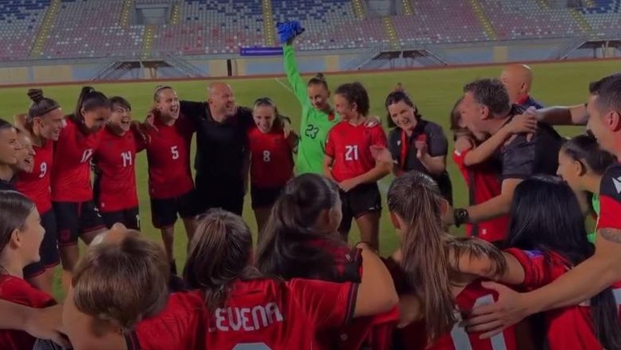 Komb&euml;tarja e vajzave siguroi faz&euml;n play-off t&euml; Bot&euml;rorit,