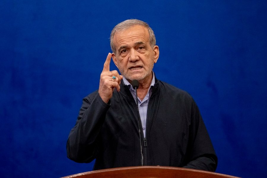 Presidenti iranian "n&euml; gjurm&euml;t" e Ali Khameneit: Ai na