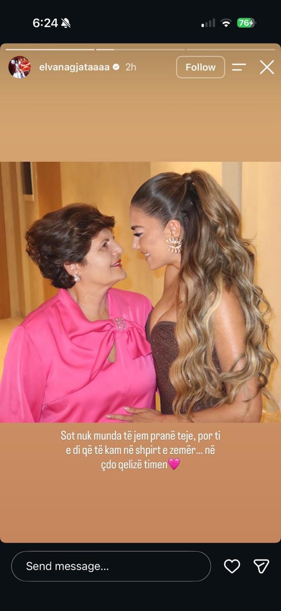 Mamaja e Elvana Gjat&euml;s feston sot 70-vjetorin, artistja emocionon me