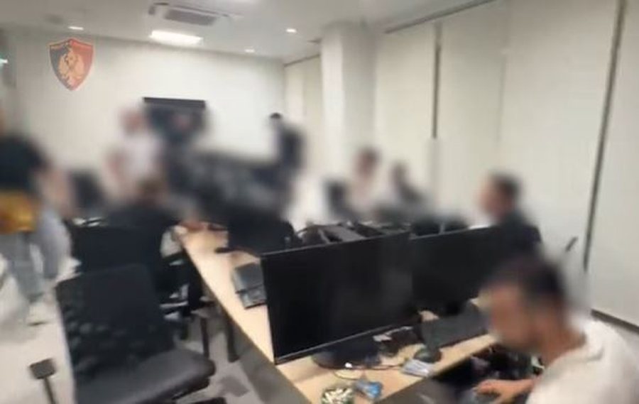 &ldquo;Blut&euml;&rdquo; e Tiran&euml;s &ldquo;pikasin&rdquo; call-centerin te