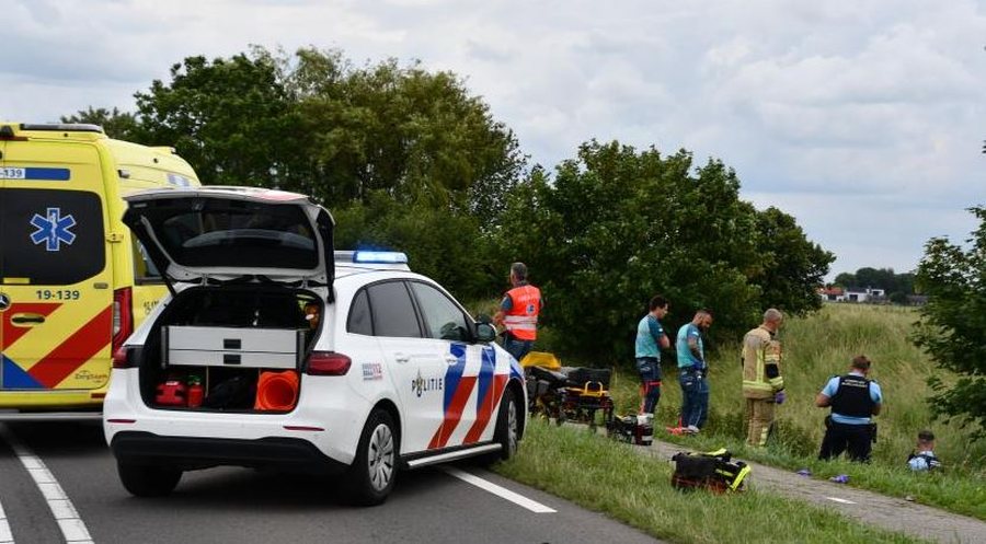 Tronditet Holanda! Makina p&euml;rplas grupin e f&euml;mij&euml;ve q&euml;