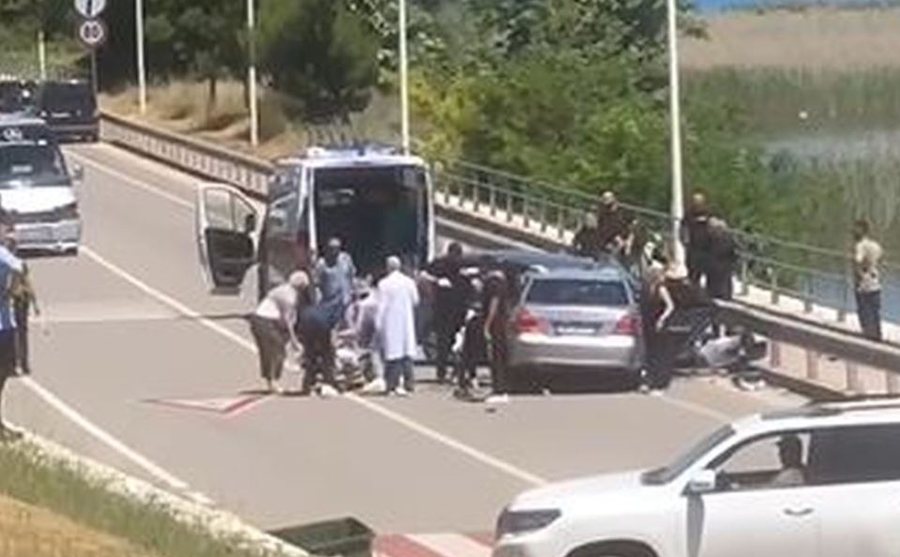 Makinat u p&euml;rplasen "kok&euml; m&euml; kok&euml;" n&euml; aksin