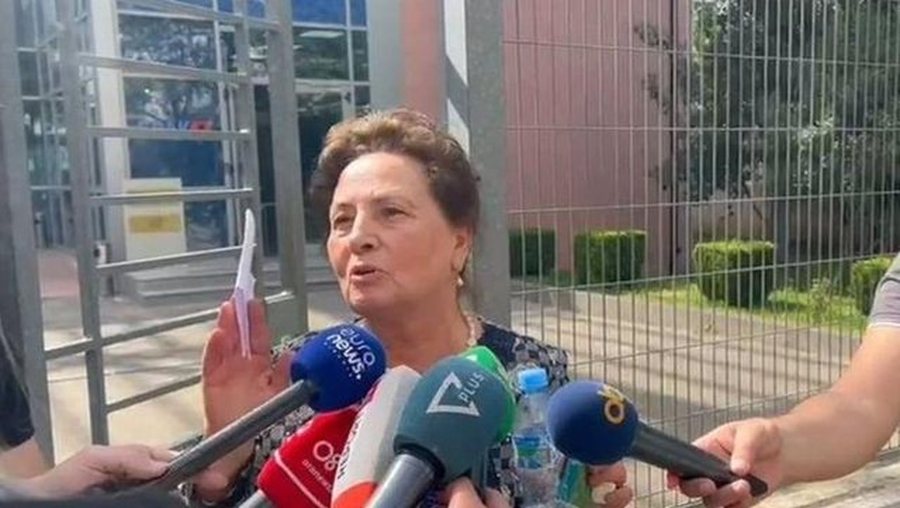 &ldquo;Nuk e ndiej veten fajtore!&rdquo;N&euml;na e Monika Kryemadhit
