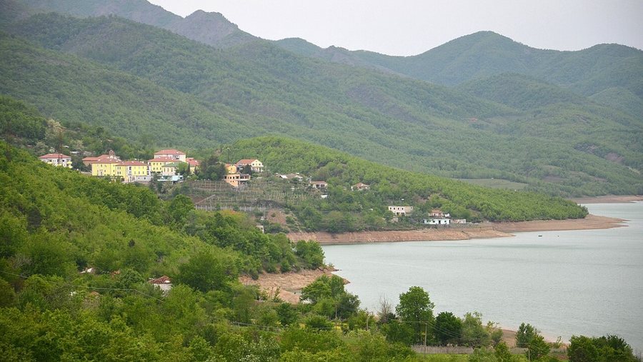Tragjedi n&euml; Liqenin e Ulz&euml;s, dyshohet se nj&euml; person ka humbur