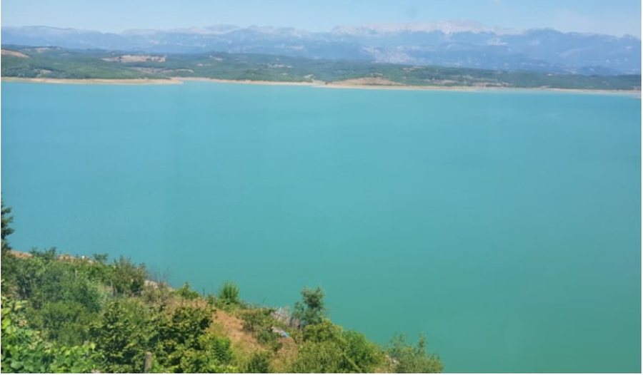 Humbi kontrollin e mjetit lundrues dhe ra n&euml; Liqenin e Ulz&euml;s, reagon