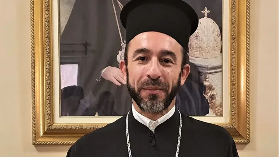 &ldquo;&Ccedil;mendet&rdquo; kleriku ortodoks, iu tregon organet gjenitale