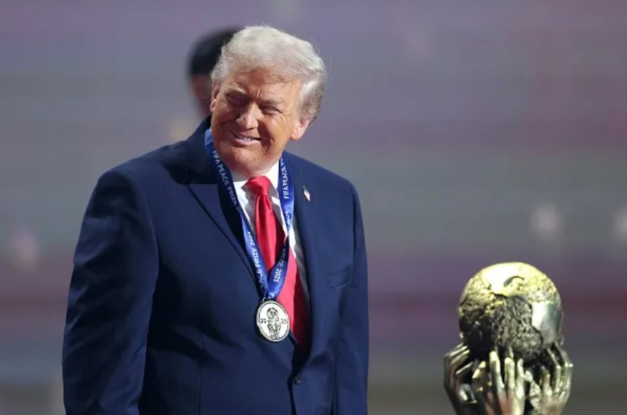Donald Trump do t&euml; thyej&euml; protokollin e FIFA-s dhe do t&euml;