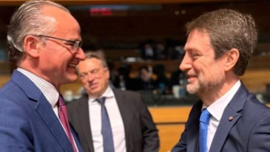 Ministri Hoxha takim me Ministrin p&euml;r &Ccedil;&euml;shtjet Evropiane